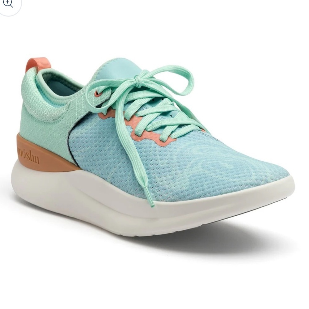 Moshn rhythm in aquatic paint 9.5 medium width